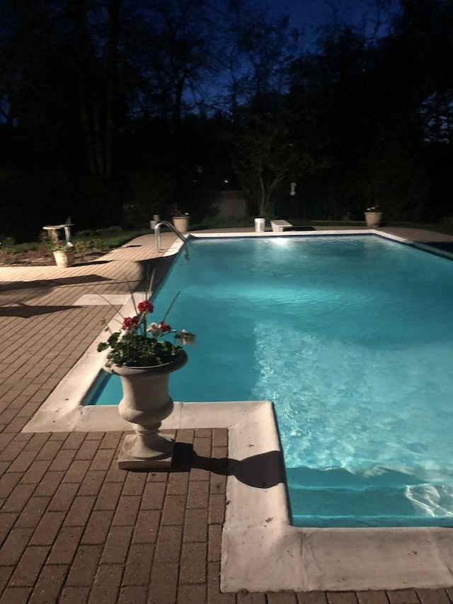 1878 Hackberry Ln, Lake Forest, IL 60045 - swimming pool with a wooden deck