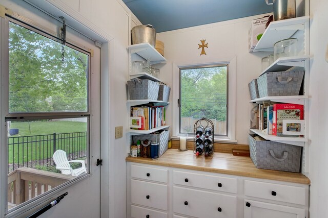 627 Beaver Rd, Glenview, IL 60025 - interior space