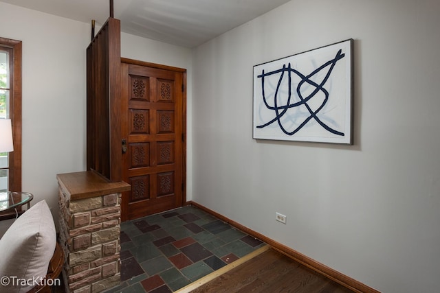 838 S Michigan Ave, Addison, IL 60101 - foyer entrance featuring baseboards
