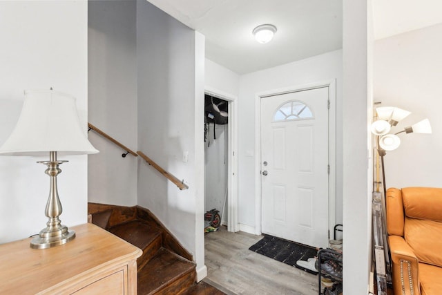 2122 Foster St, Evanston, IL 60201 - entrance foyer featuring wood finished floors