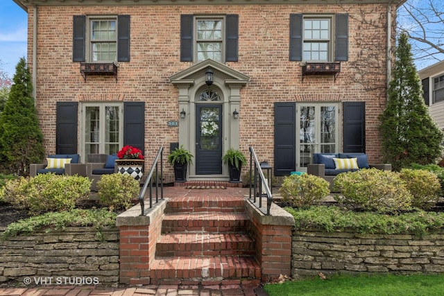view of front facade with brick siding