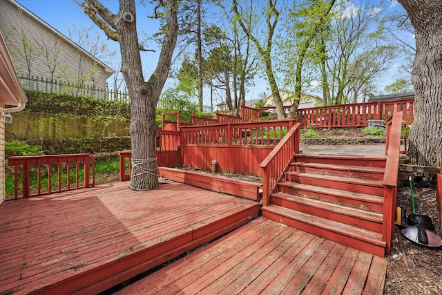 15 N Hillcrest Ave, Fox Lake, IL 60020 - deck with fence