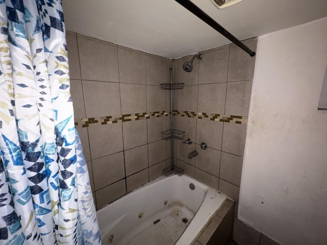 1649 N Latrobe Ave, Chicago, IL 60639 - full bath featuring shower / bath combo with shower curtain