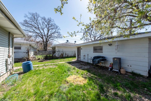 2214 Gilead Ave, Zion, IL 60099 - view of yard with fence
