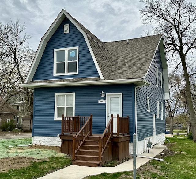 257 Orchard Ave, Kankakee, IL 60901 - view of front facade with a shingled roof