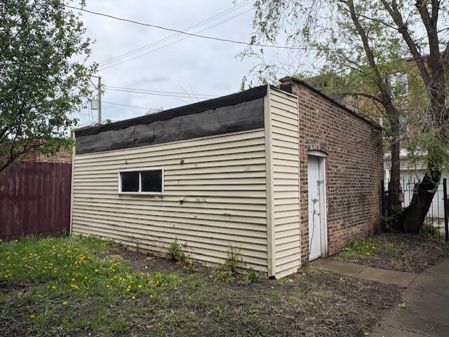 7747 S Cornell Ave, Chicago, IL 60649 - photo 19