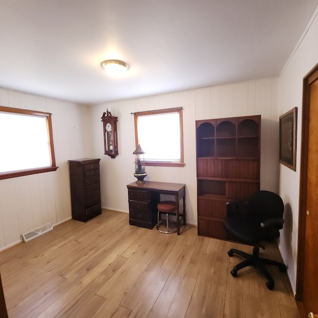 11258 S Normandy Ave, Worth, IL 60482 - office space featuring a healthy amount of sunlight, hardwood / wood-style flooring, and visible vents