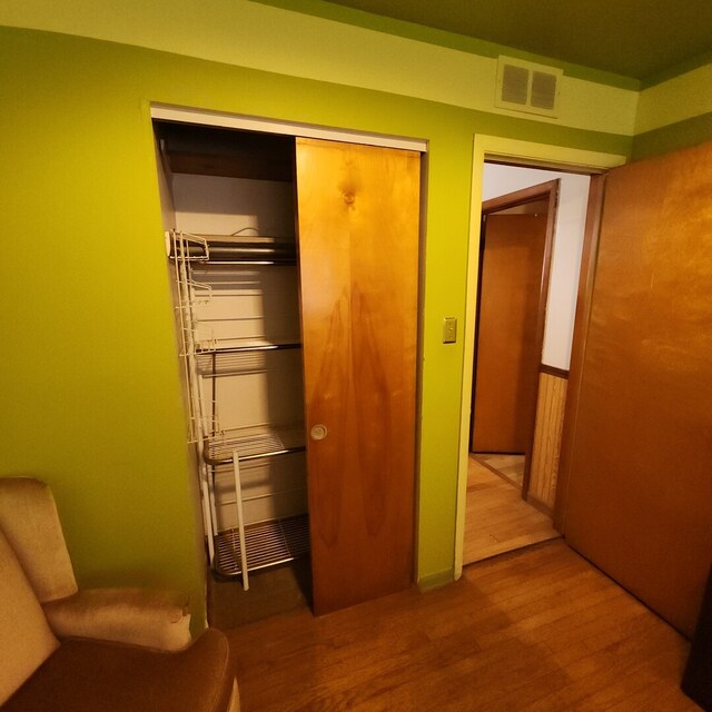 11258 S Normandy Ave, Worth, IL 60482 - closet with visible vents