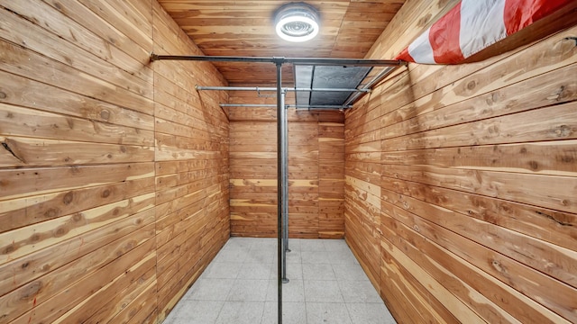 7022 W 64th St, Chicago, IL 60638 - view of spacious closet