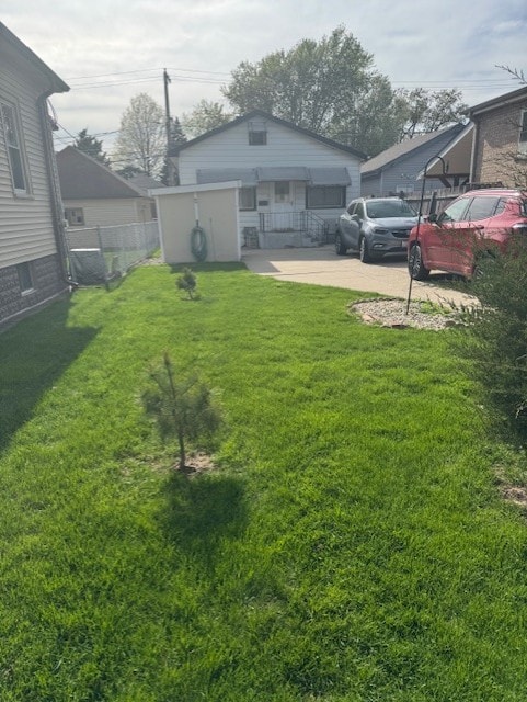 view of yard with fence