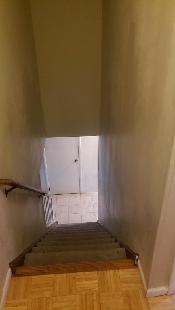 5326 Yale Ln, Matteson, IL 60443 - stairway featuring baseboards