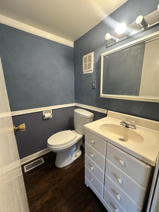 5326 Yale Ln, Matteson, IL 60443 - bathroom featuring wood finished floors, vanity, and a textured wall