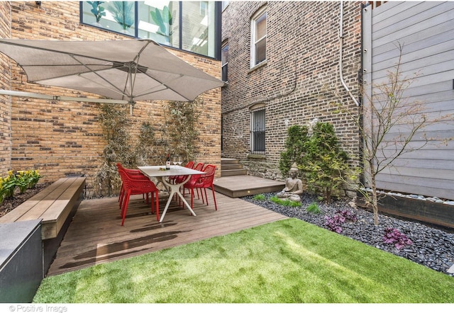 1833 W Evergreen Ave, Chicago, IL 60622 - exterior space featuring outdoor dining space