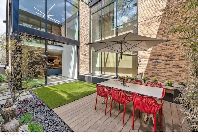 1833 W Evergreen Ave, Chicago, IL 60622 - view of wooden terrace