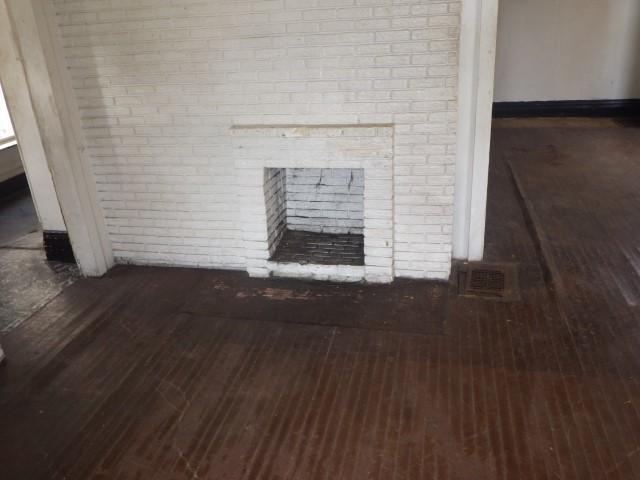 10916 S Wabash Ave, Chicago, IL 60628 - photo 4