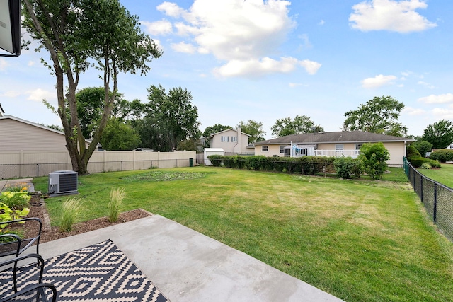 1100 Leicester Rd, Elk Grove Village, IL 60007 - fenced backyard with a patio