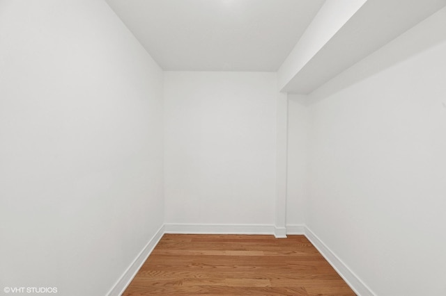 823 Suffield Sq, Lincolnshire, IL 60069 - spacious closet featuring light wood-style flooring