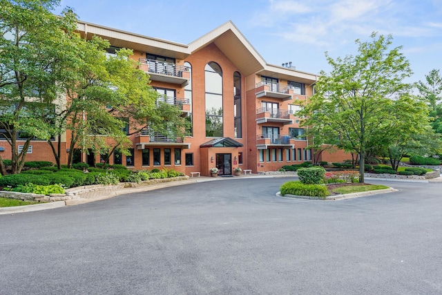 3525 Cass Ct Unit 409, Oak Brook, IL 60523 - photo 1