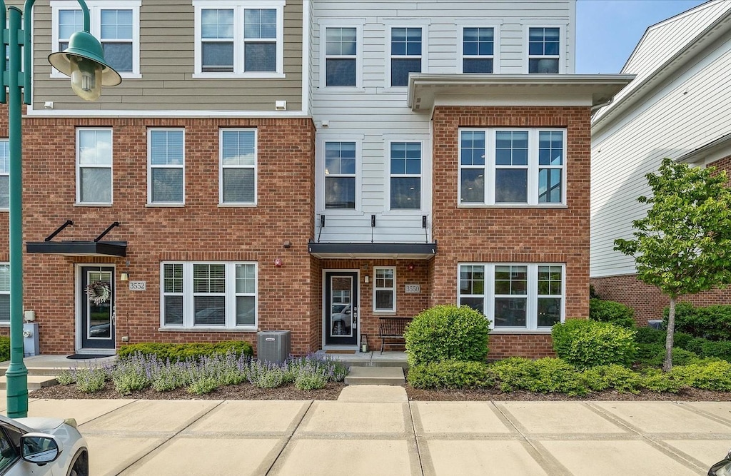 3550 Irving Pl, Woodridge, IL 60517 - photo 1