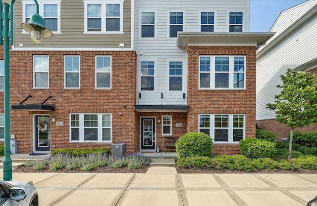 3550 Irving Pl, Woodridge, IL 60517 - photo 1