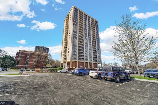 2901 S Michigan Ave Unit 1702, Chicago, IL 60616 - view of building exterior featuring uncovered parking