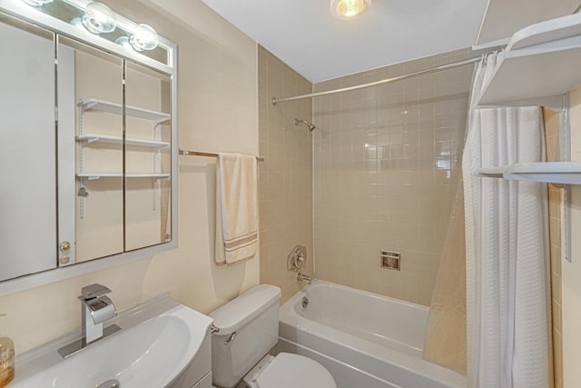 2901 S Michigan Ave Unit 1702, Chicago, IL 60616 - full bath featuring vanity, toilet, and shower / tub combo with curtain