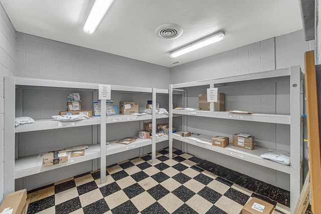 2901 S Michigan Ave Unit 1702, Chicago, IL 60616 - pantry featuring visible vents