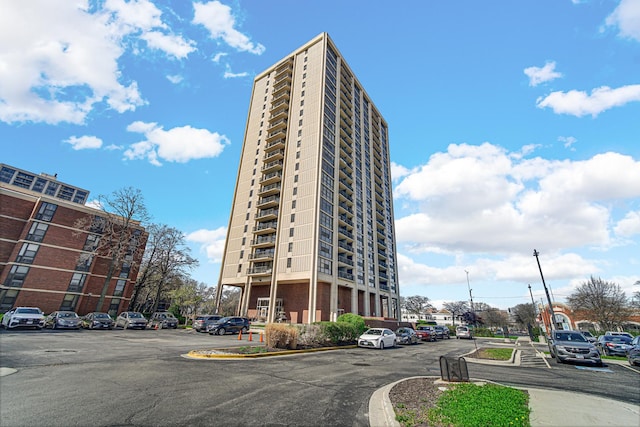 2901 S Michigan Ave Unit 1702, Chicago, IL 60616 - view of property with uncovered parking