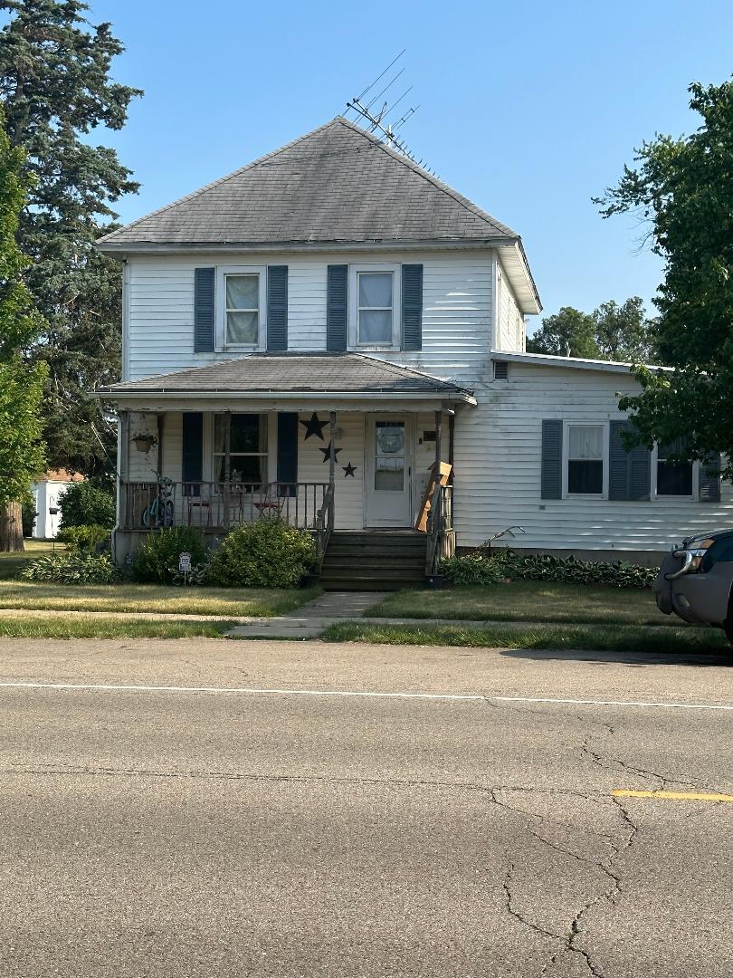 view of front of home with covered porch