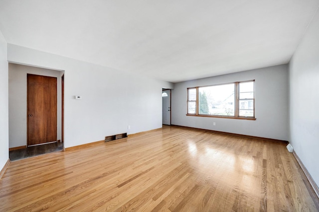 525 Mackinaw Ave, Calumet City, IL 60409 - interior space featuring light wood-type flooring, baseboards, and visible vents