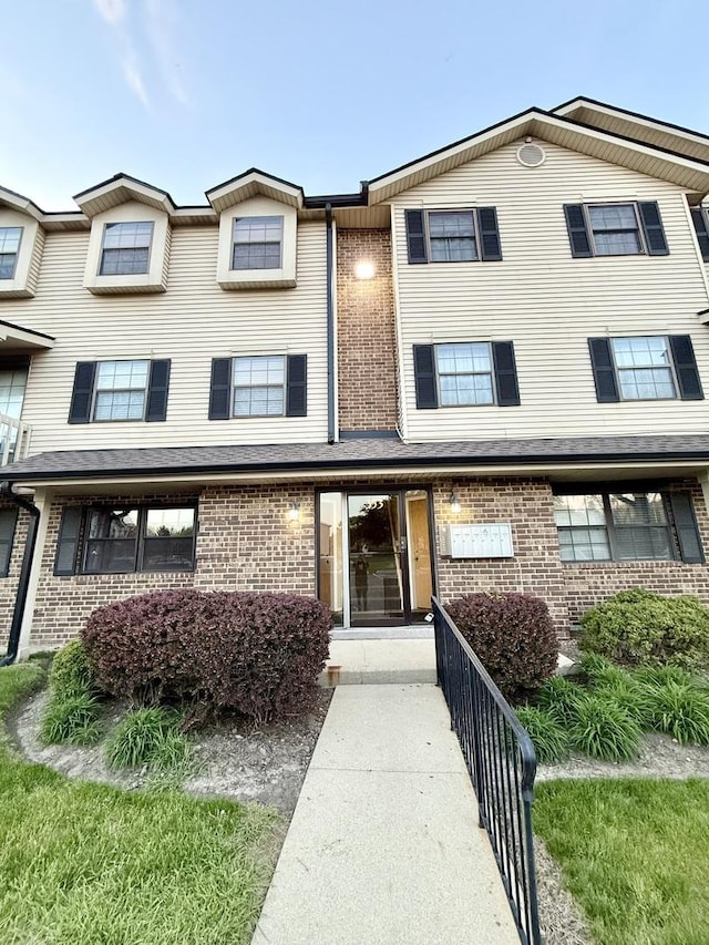 353 S Whispering Hills Dr Unit C, Naperville, IL 60540 - townhome / multi-family property with brick siding