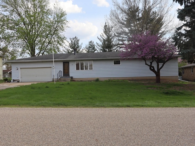 1605 Sharon Rd, Streator, IL 61364 - single story home with an attached garage, driveway, and a front yard