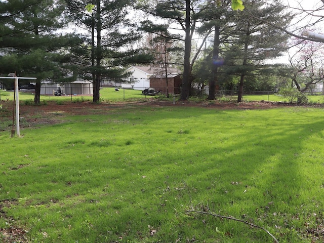 1605 Sharon Rd, Streator, IL 61364 - view of yard with fence