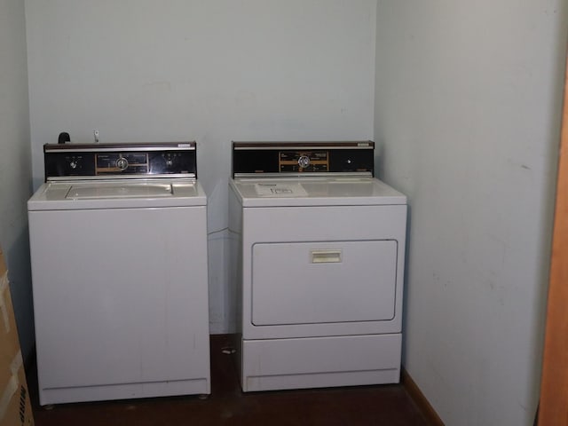 1605 Sharon Rd, Streator, IL 61364 - laundry room with laundry area and washer and clothes dryer