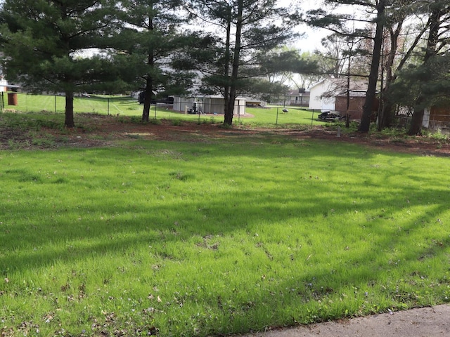 1605 Sharon Rd, Streator, IL 61364 - view of yard featuring fence