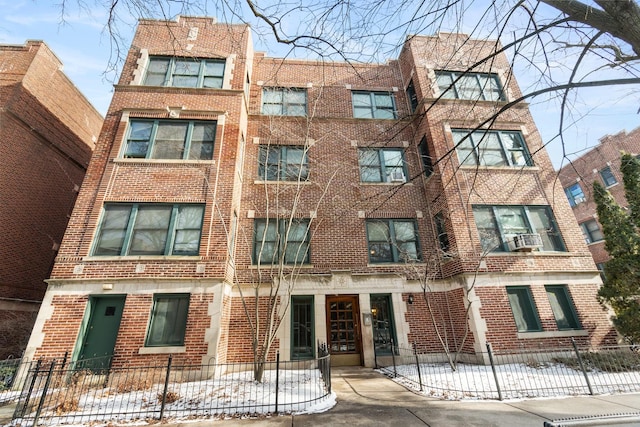 5545 S Kimbark Ave Unit 3, Chicago, IL 60637 - view of building exterior with fence private yard