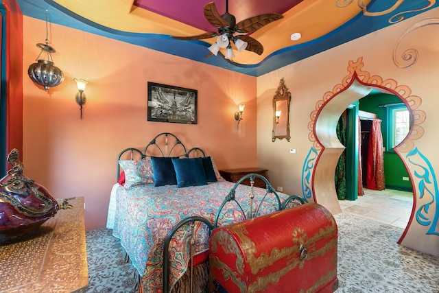 3842 N Alta Vista Ter, Chicago, IL 60613 - bedroom featuring arched walkways and a ceiling fan