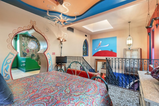 3842 N Alta Vista Ter, Chicago, IL 60613 - bedroom with a skylight