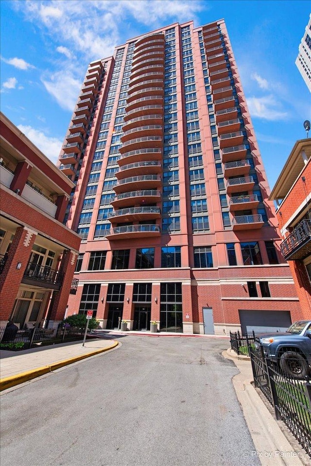 324 N Jefferson St Unit 307, Chicago, IL 60661 - view of apartment building / complex