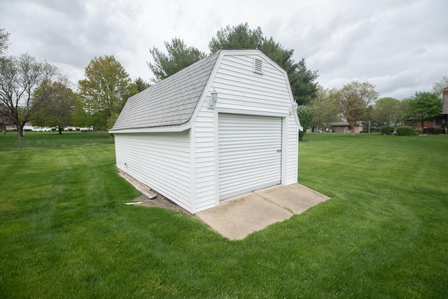 view of outbuilding with an outbuilding