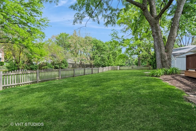 6S475 Sussex Rd, Naperville, IL 60540 - view of fenced backyard