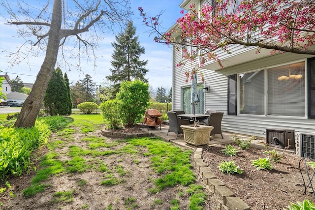 387 Coventrey Ct Unit 0, Clarendon Hills, IL 60514 - view of yard with a patio area