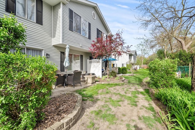 387 Coventrey Ct Unit 0, Clarendon Hills, IL 60514 - view of yard featuring a patio