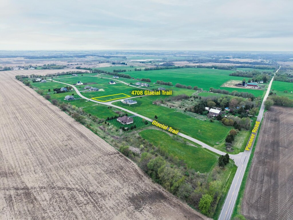 4708 Glacial Trl, Ringwood, IL 60072