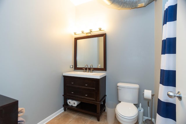 full bath featuring tile patterned flooring, vanity, toilet, baseboards, and a shower with curtain