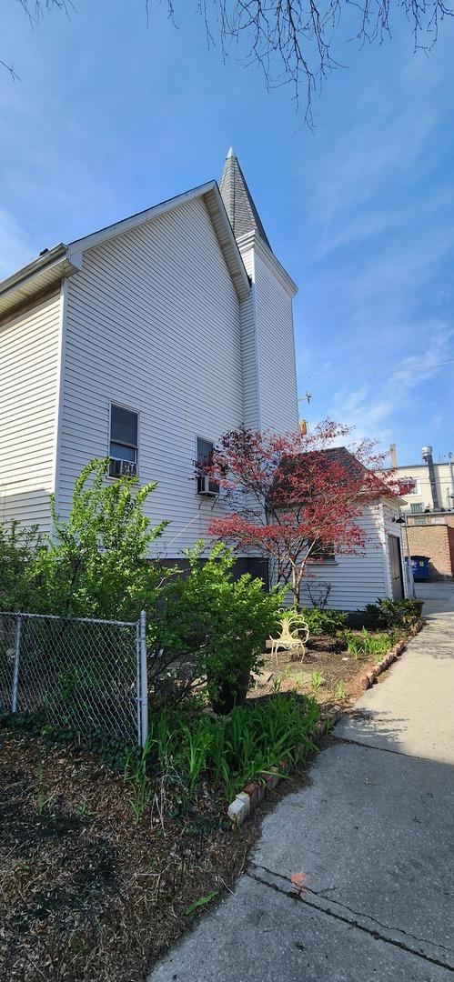 1527 W Edgewater Ave, Chicago, IL 60660 - photo 5