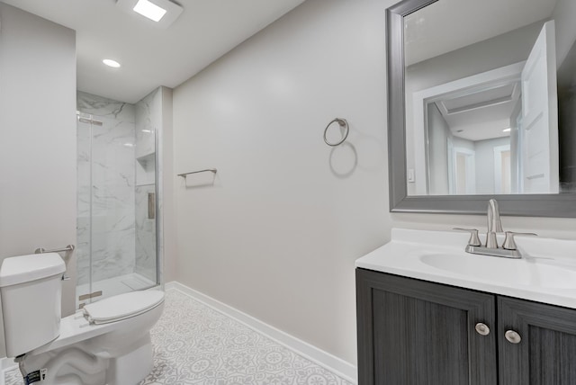 full bathroom featuring vanity, toilet, baseboards, recessed lighting, and a marble finish shower