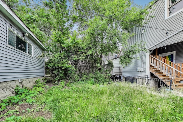 2437 W Taylor St, Chicago, IL 60612 - view of yard featuring stairway