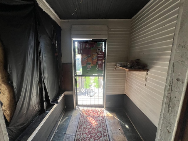 801 S Warren St, Peoria, IL 61605 - doorway featuring wooden ceiling