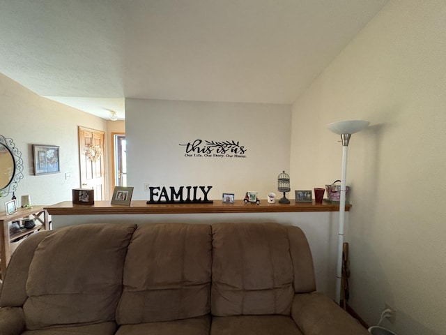 753 Golden Prairie Dr, Davis Junction, IL 61020 - view of living area